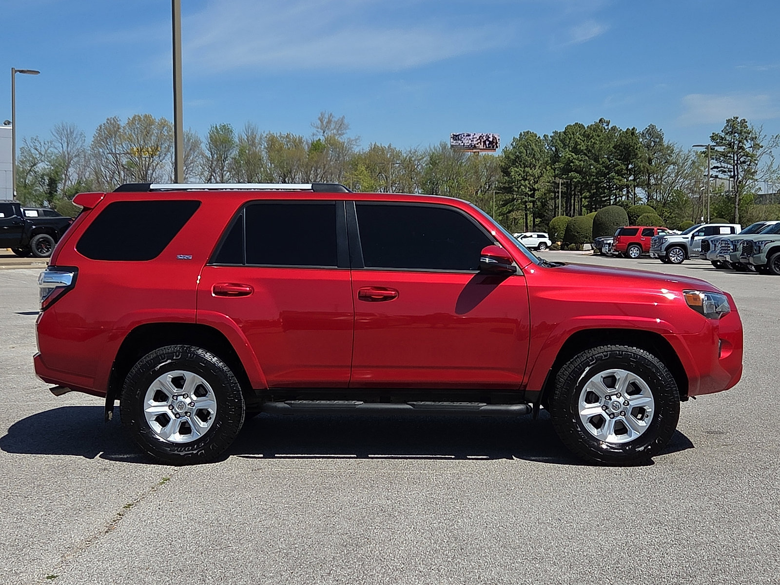 Used 2022 Toyota 4Runner SR5 Premium w/ Moonroof Package AWD/4WD image 6