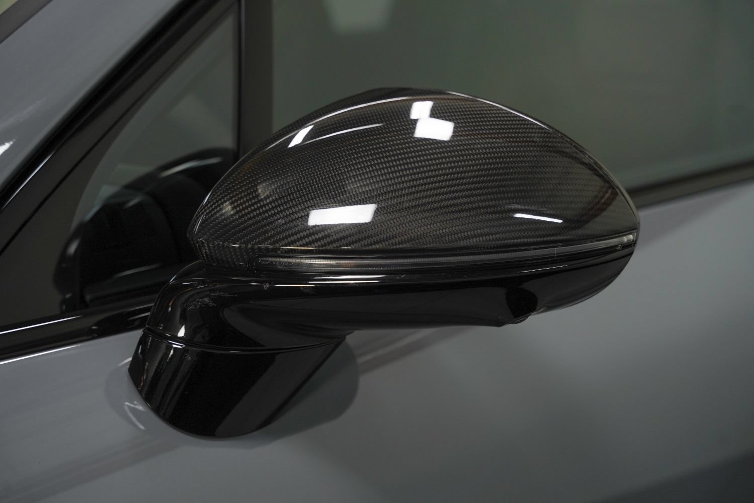 Used 2025 Porsche Cayenne Turbo GT AWD/4WD image 15