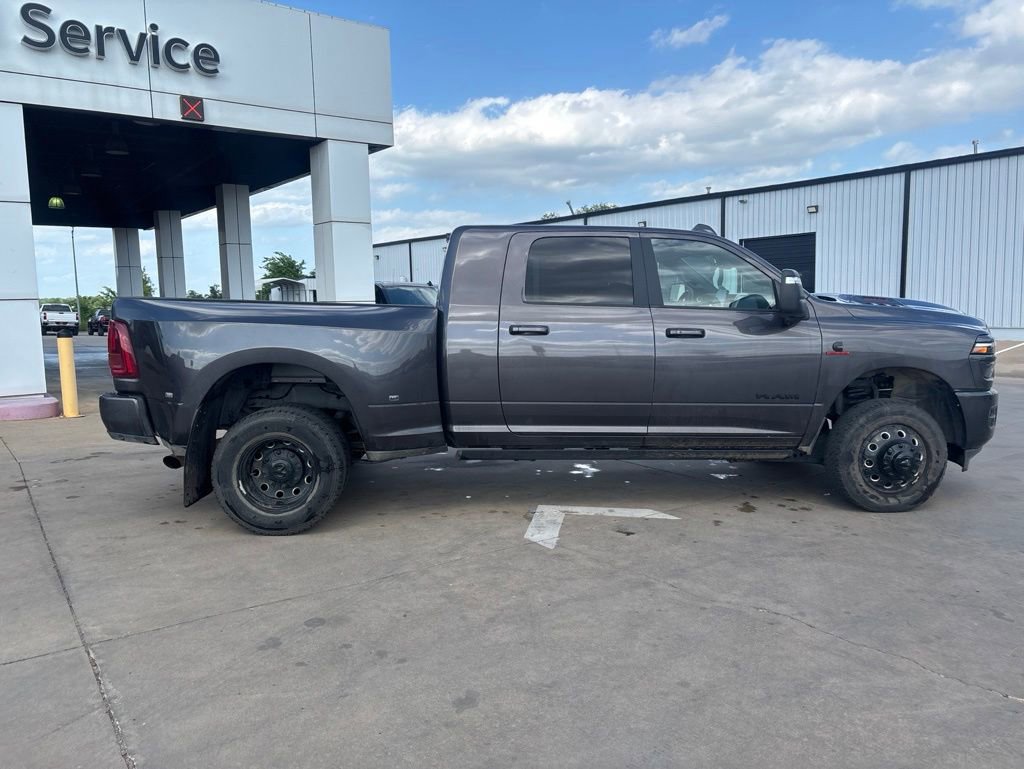 Used 2025 RAM 3500 Laramie AWD/4WD image 6
