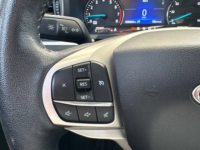 Used 2021 Ford Explorer XLT w/ Equipment Group 202A AWD/4WD image 18