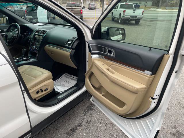 Used 2016 Ford Explorer Limited image 27