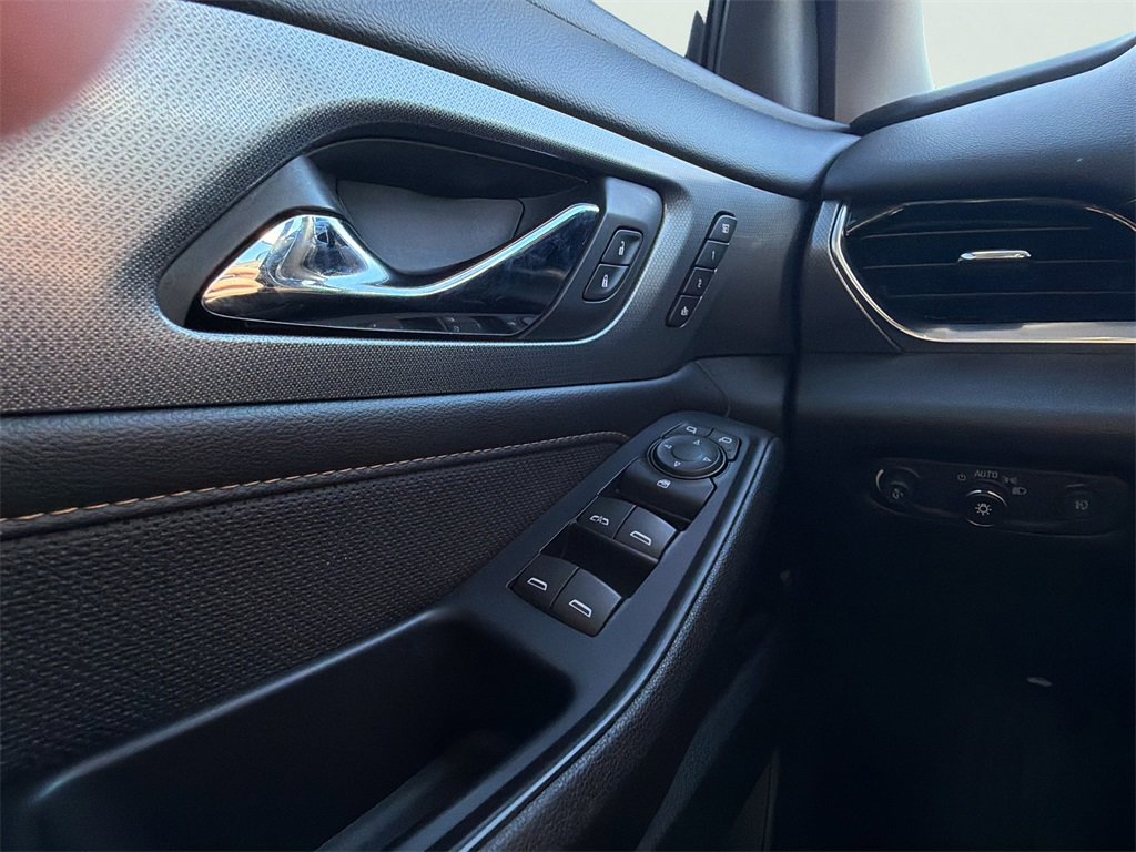 Used 2019 Chevrolet Traverse Premier w/ Redline Edition image 42