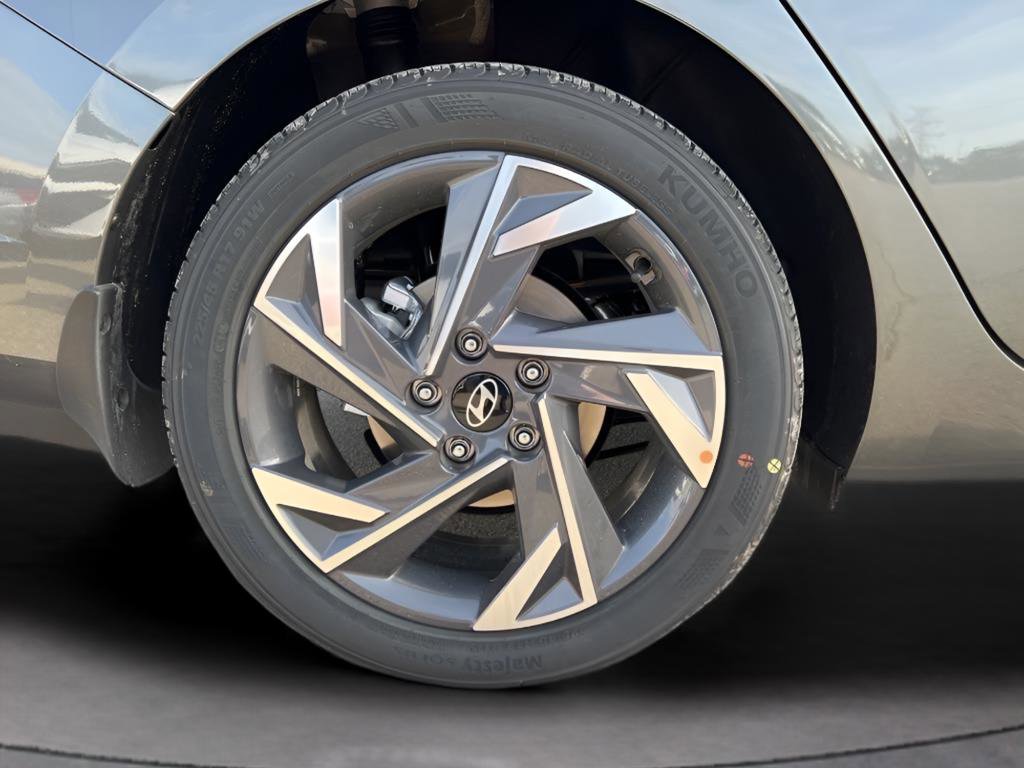 Used 2025 Hyundai Elantra Sport FWD image 18