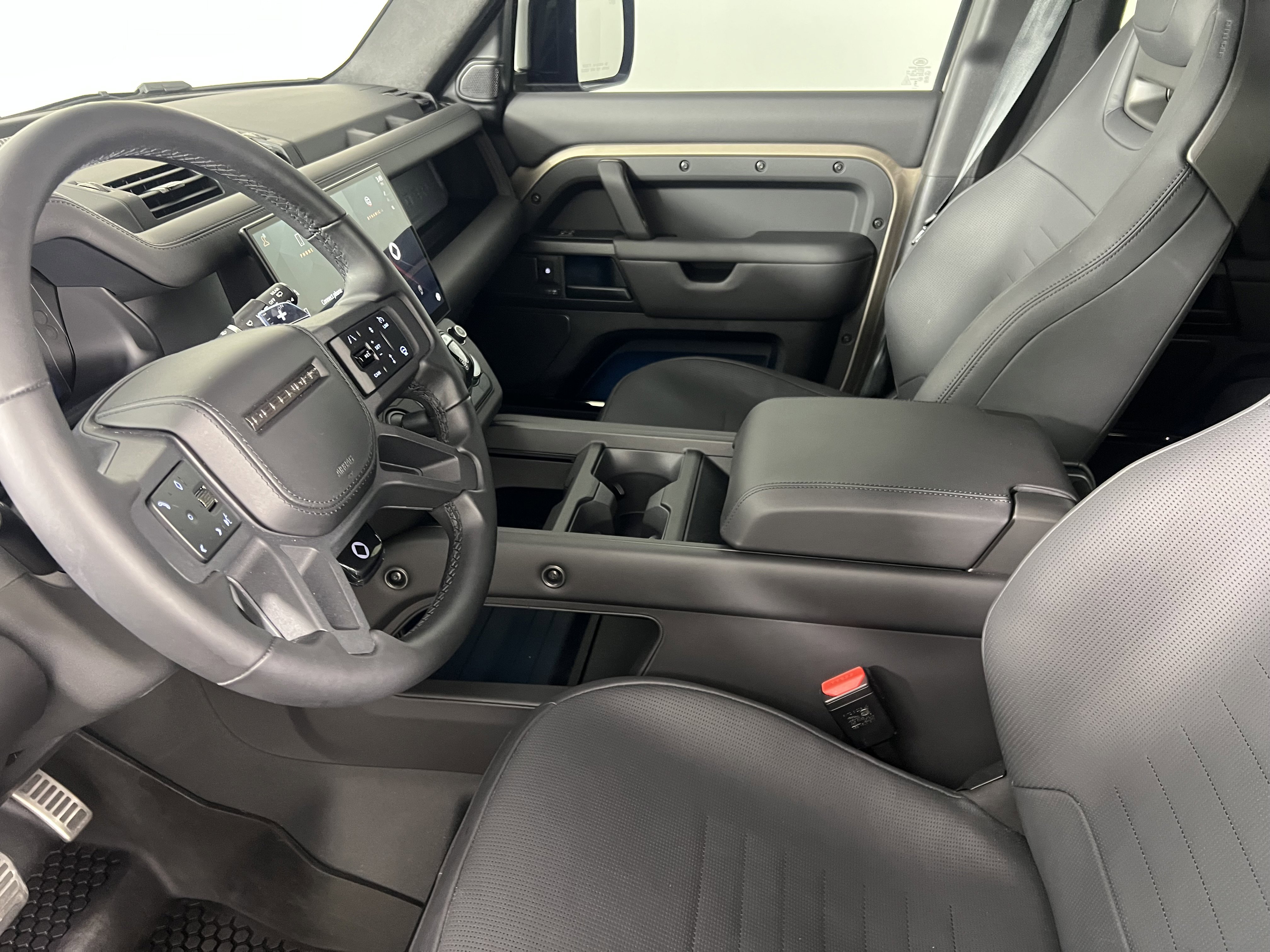 Used 2026 Land Rover Defender 110 OCTA image 15
