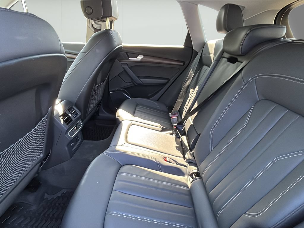 Used 2023 Audi Q5 2.0T Premium w/ Convenience Package AWD/4WD image 16