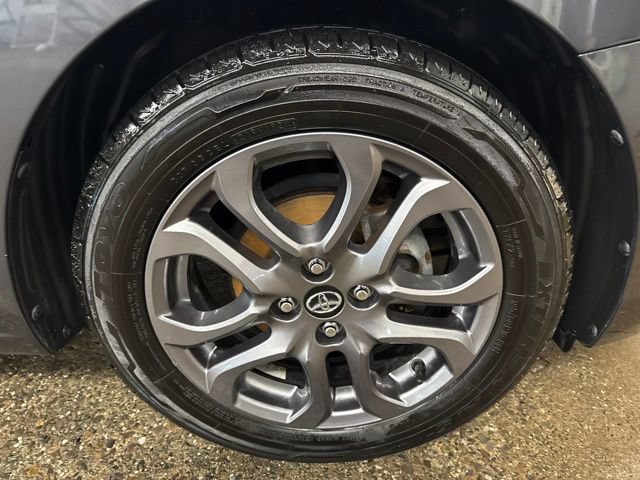 Used 2019 Toyota Yaris LE FWD image 9