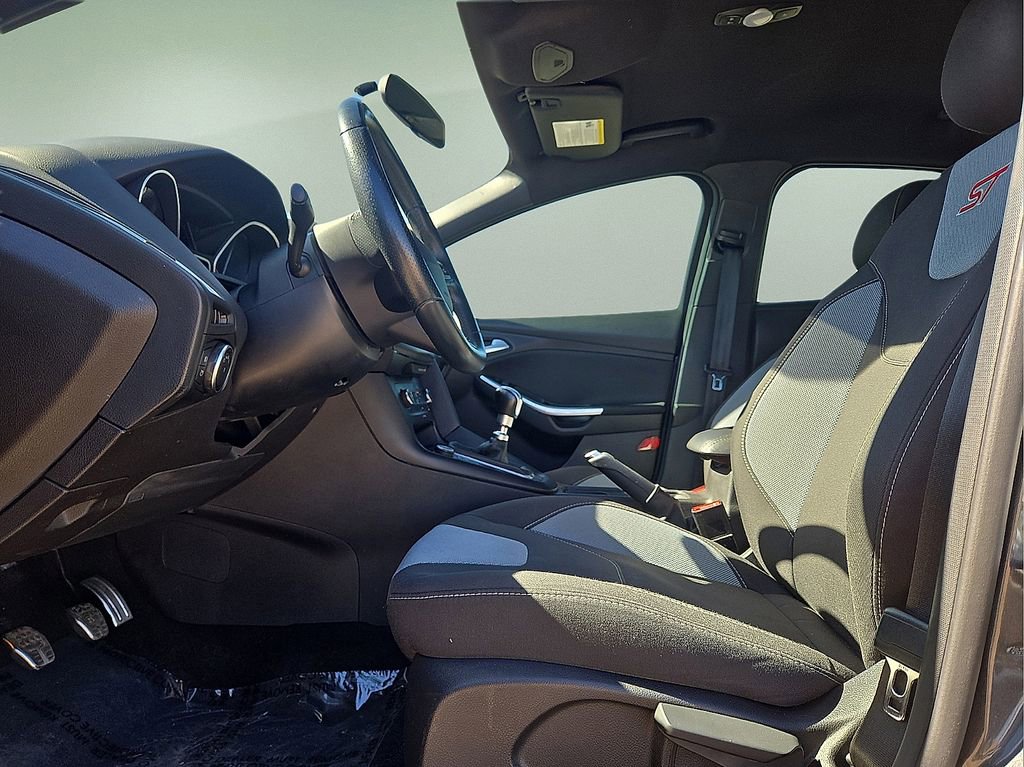 Used 2017 Ford Focus ST image 22