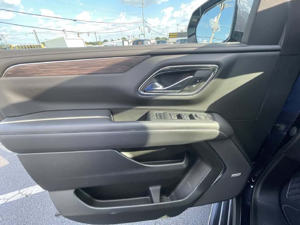 Used 2023 Chevrolet Tahoe LT w/ LT Signature Package AWD/4WD image 23
