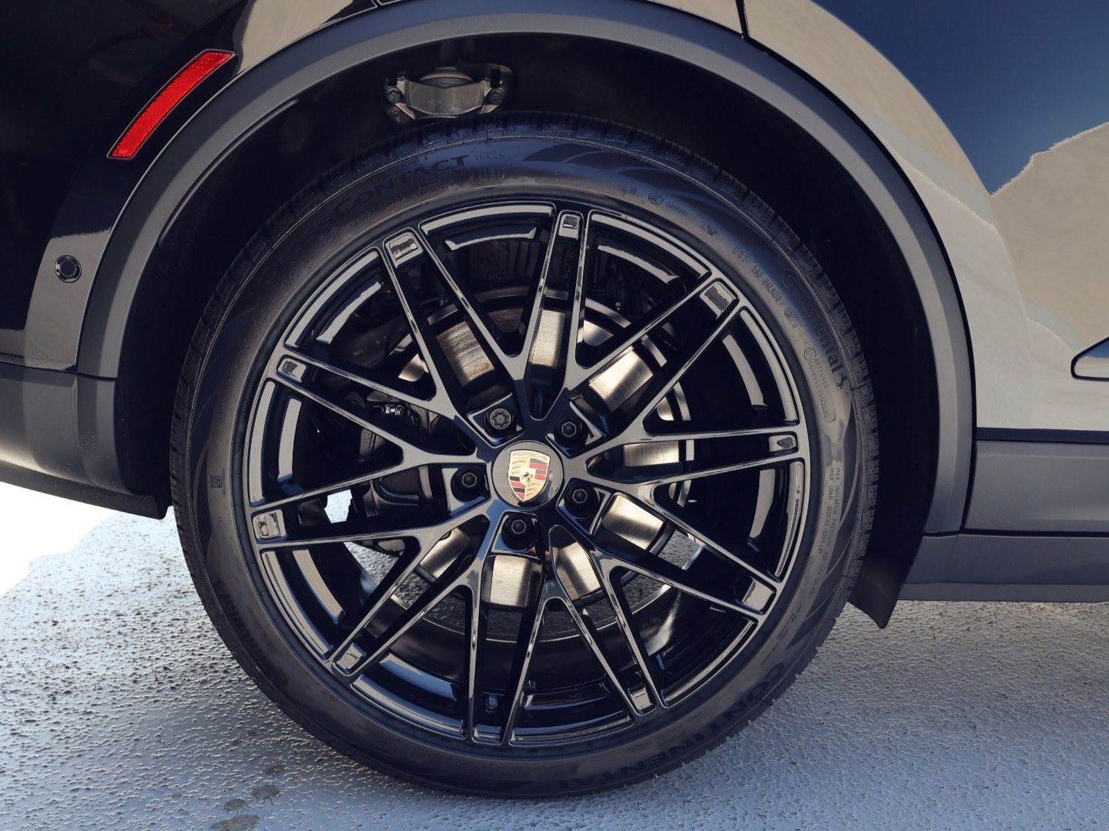 New 2026 Porsche Macan Electric RWD image 26