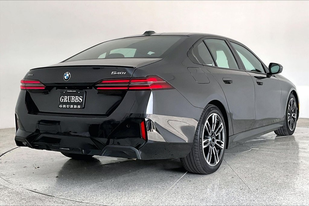 Used 2026 BMW 540i xDrive AWD/4WD image 14