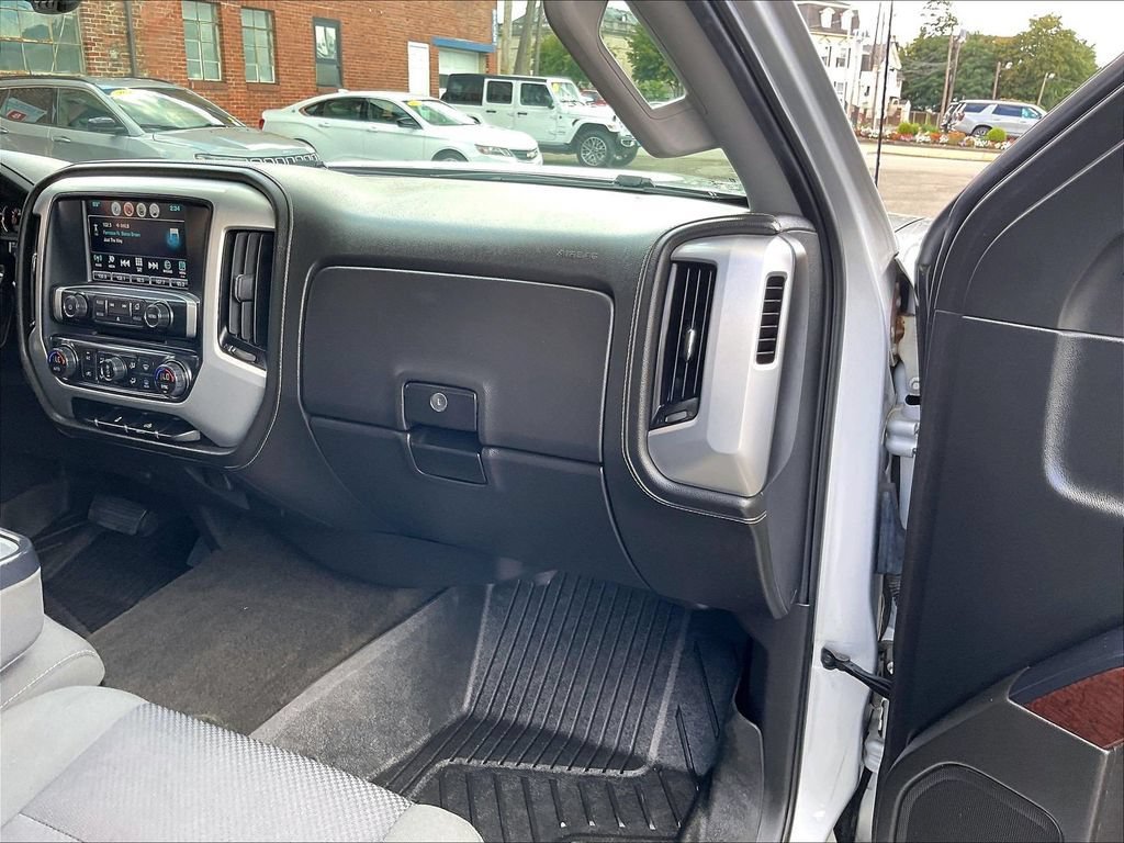 Used 2017 GMC Sierra 2500 SLE w/ HD SLE Preferred Plus Package AWD/4WD image 13