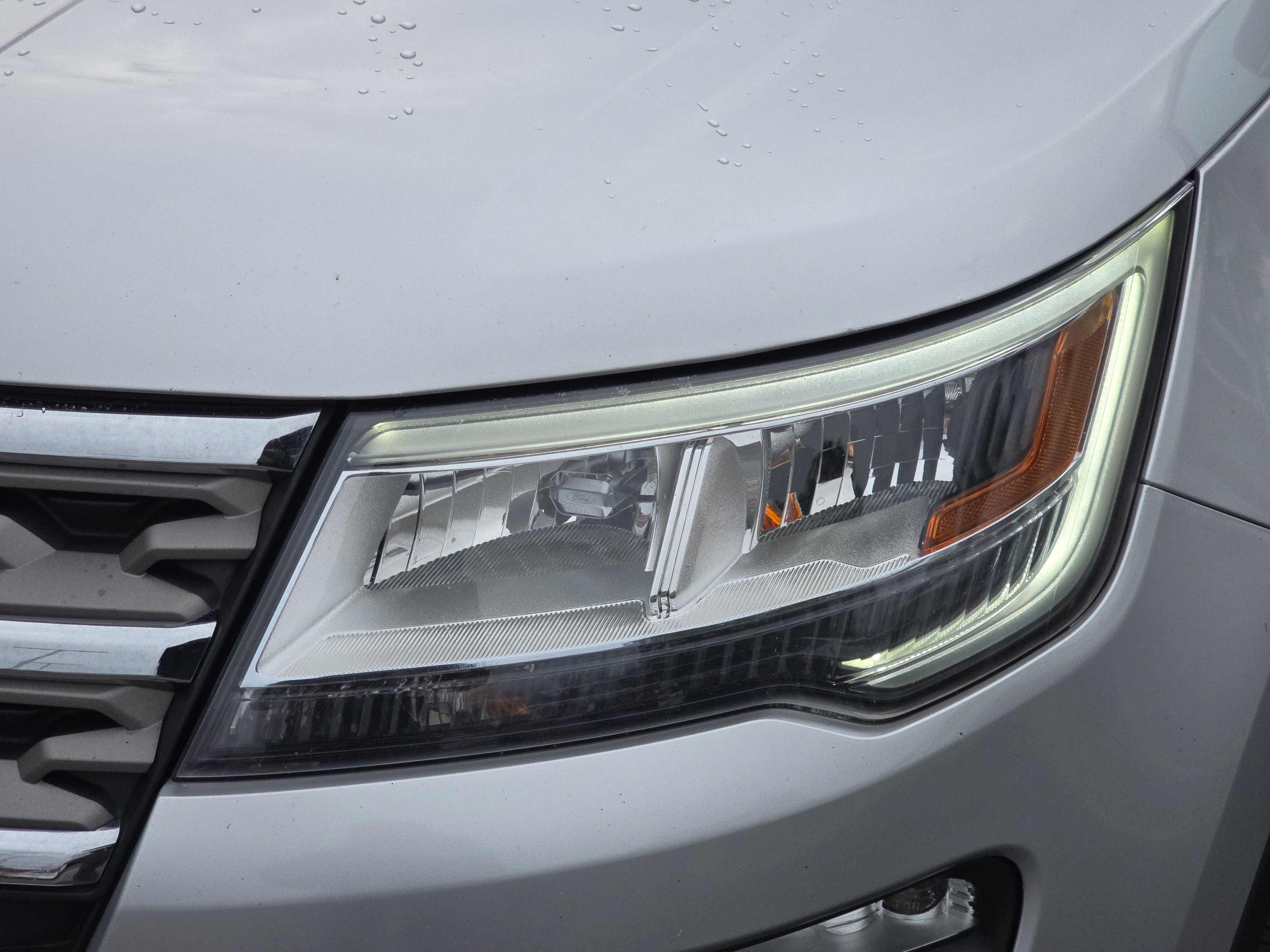 Used 2018 Ford Explorer XLT w/ Equipment Group 202A image 29