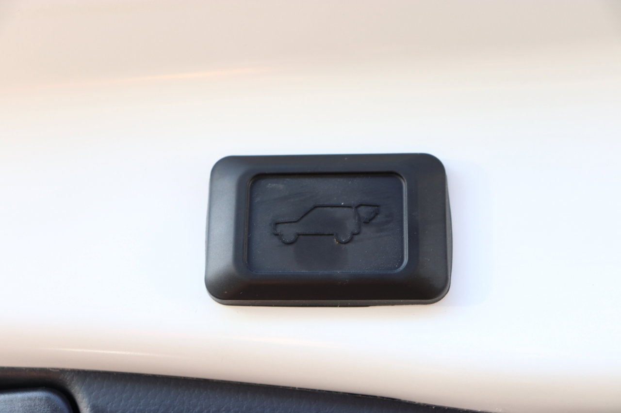 Used 2025 Toyota RAV4 XLE image 51