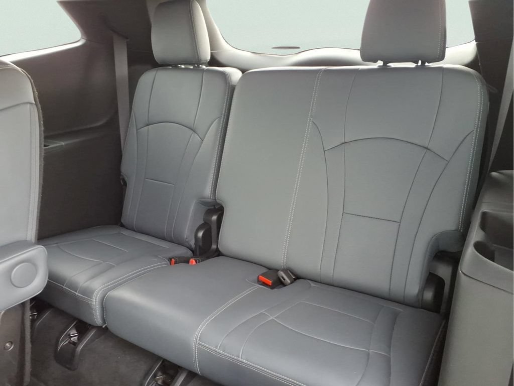 Certified 2024 Buick Enclave Essence FWD image 22