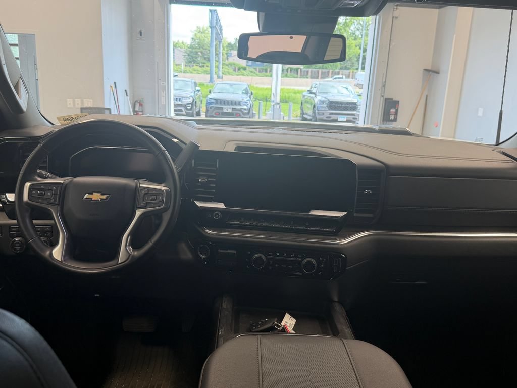 Used 2024 Chevrolet Silverado 3500 LTZ w/ LTZ Plus Package AWD/4WD image 21