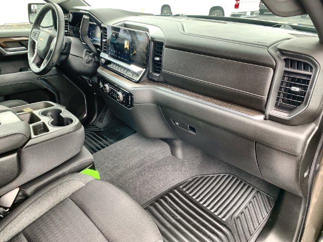 Used 2023 Chevrolet Silverado 1500 LT AWD/4WD image 27