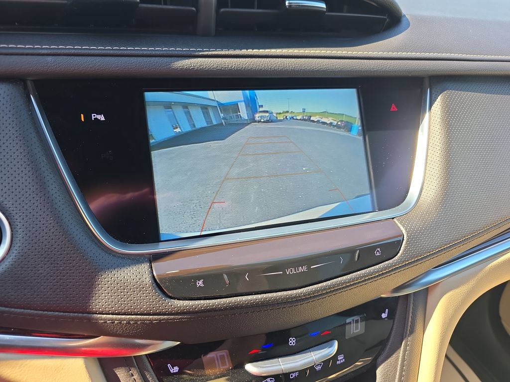 Used 2018 Cadillac XT5 Luxury w/ Driver Awareness Package AWD/4WD image 18