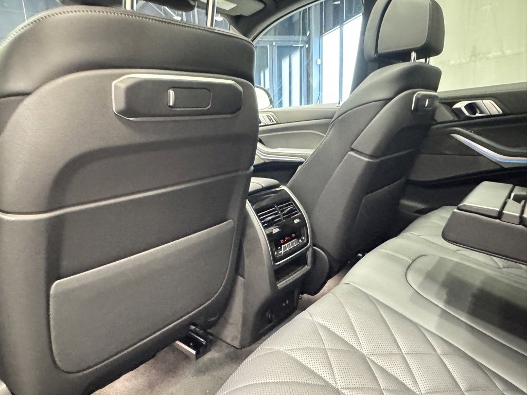 Used 2026 BMW X5 xDrive50e w/ Climate Comfort Package image 19