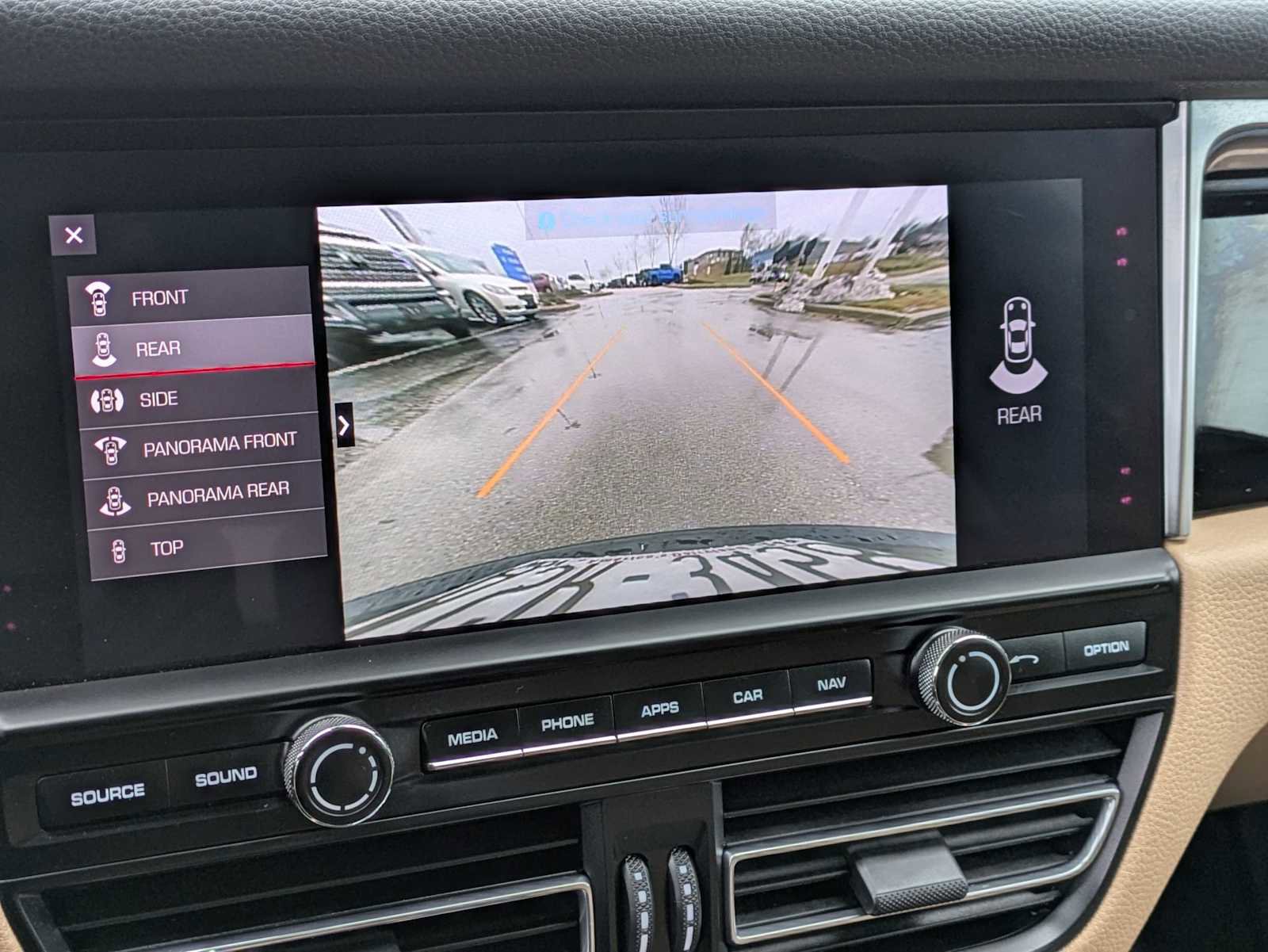 Used 2021 Porsche Macan image 26