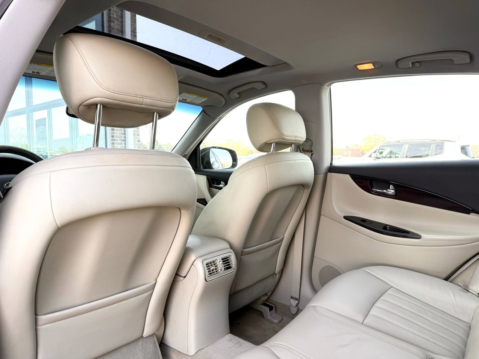 Used 2016 INFINITI QX50 2WD w/ Premium Plus Package image 25