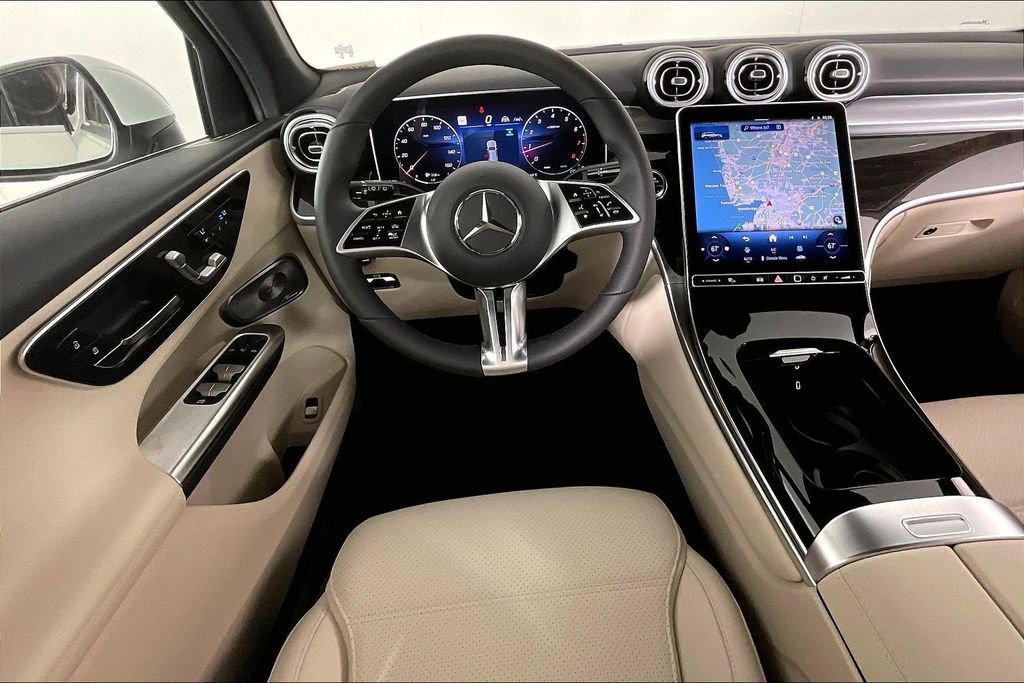 Used 2026 Mercedes-Benz GLC 300 4MATIC image 5