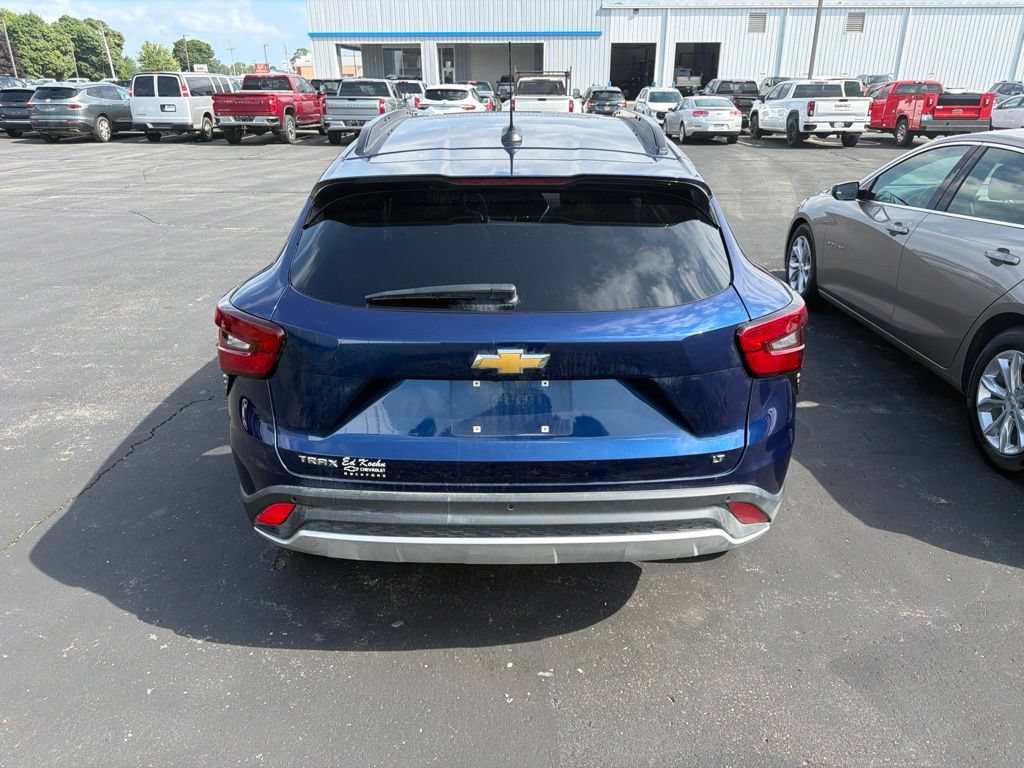 Used 2024 Chevrolet Trax LT w/ Driver Confidence Package FWD image 5