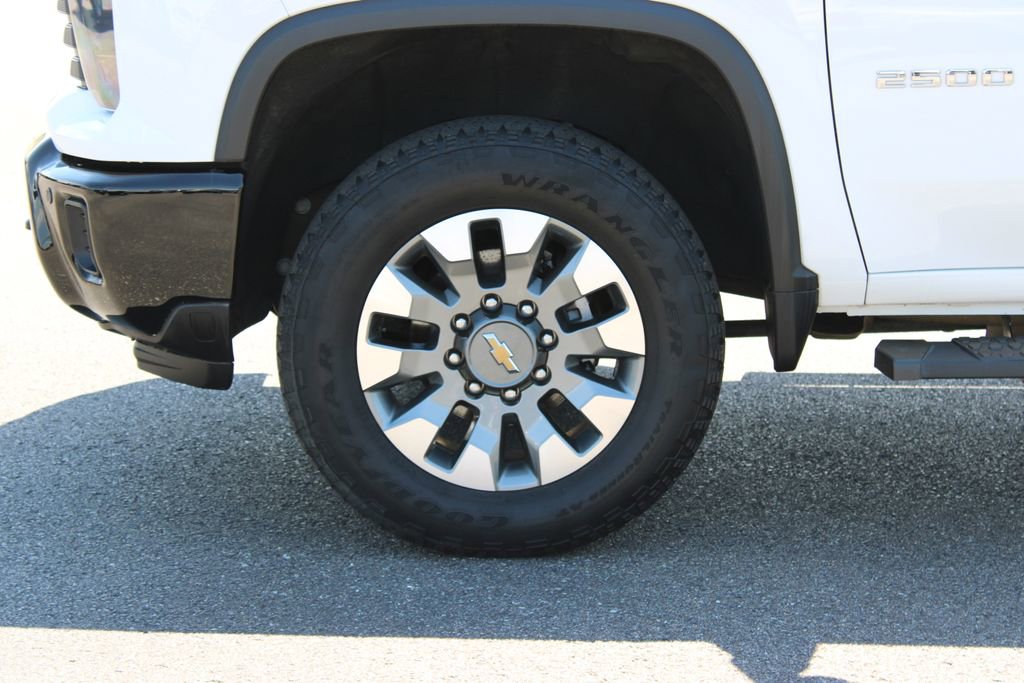 Used 2025 Chevrolet Silverado 2500 Custom w/ Custom Value Package AWD/4WD image 18