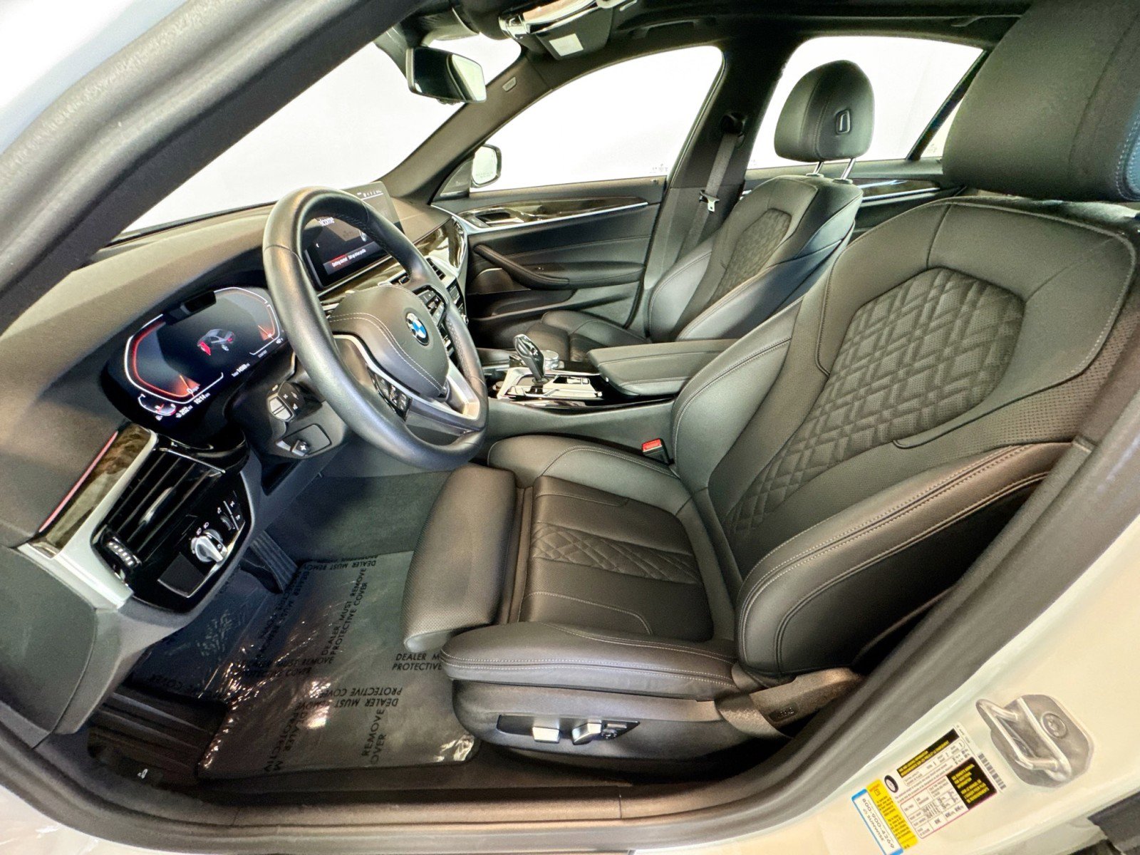 Used 2023 BMW 540i w/ Premium Package image 5