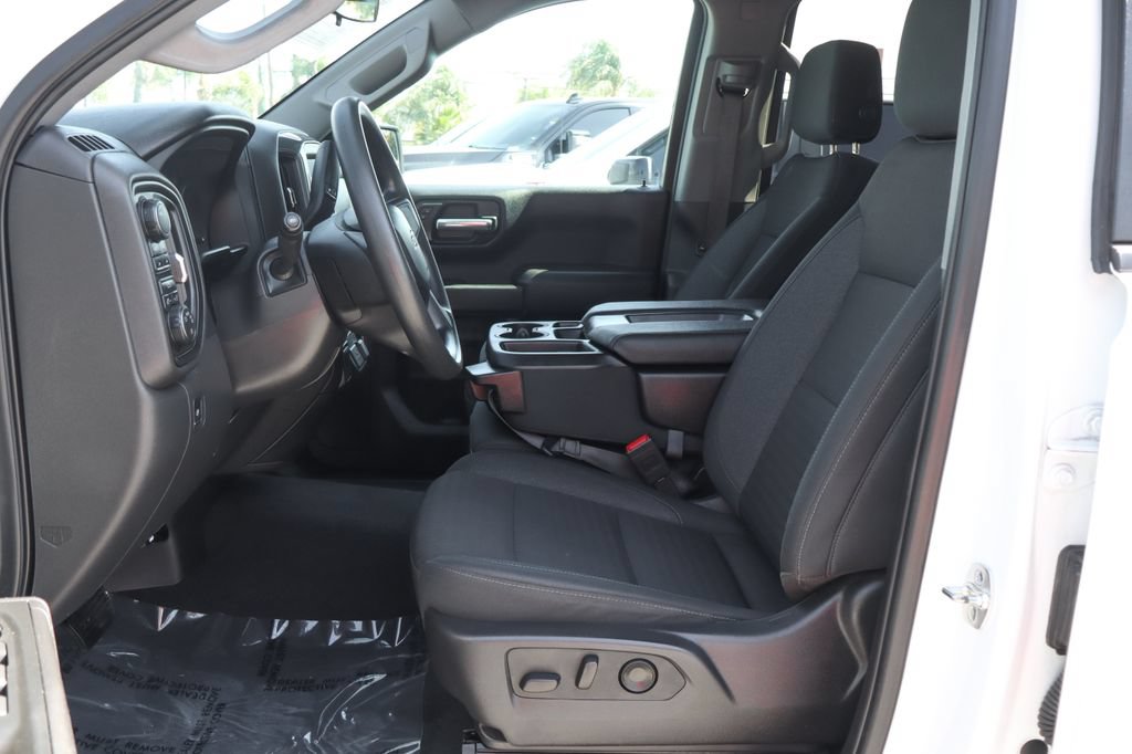 Used 2025 Chevrolet Silverado 1500 Custom Trail Boss w/ Dark Appearance Package AWD/4WD image 22