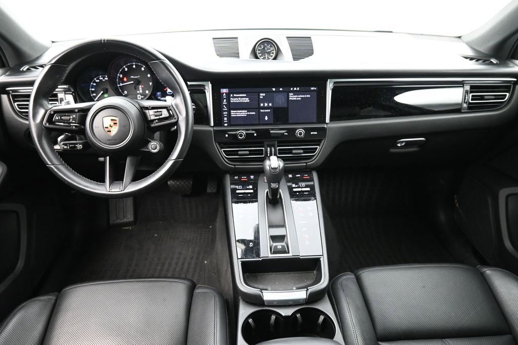 Certified 2023 Porsche Macan Turbo AWD/4WD image 6