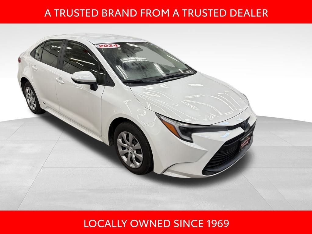 Certified 2024 Toyota Corolla LE image 4
