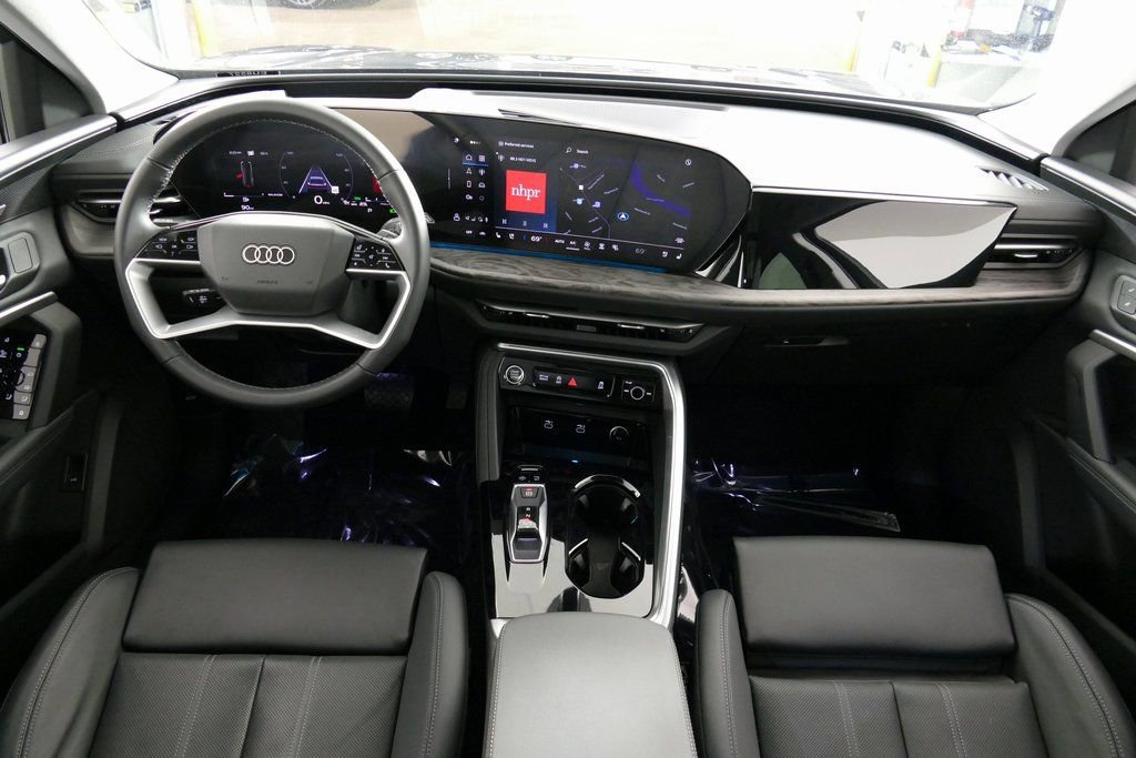 Used 2025 Audi Q5 Premium Plus w/ Premium Plus AWD/4WD image 23