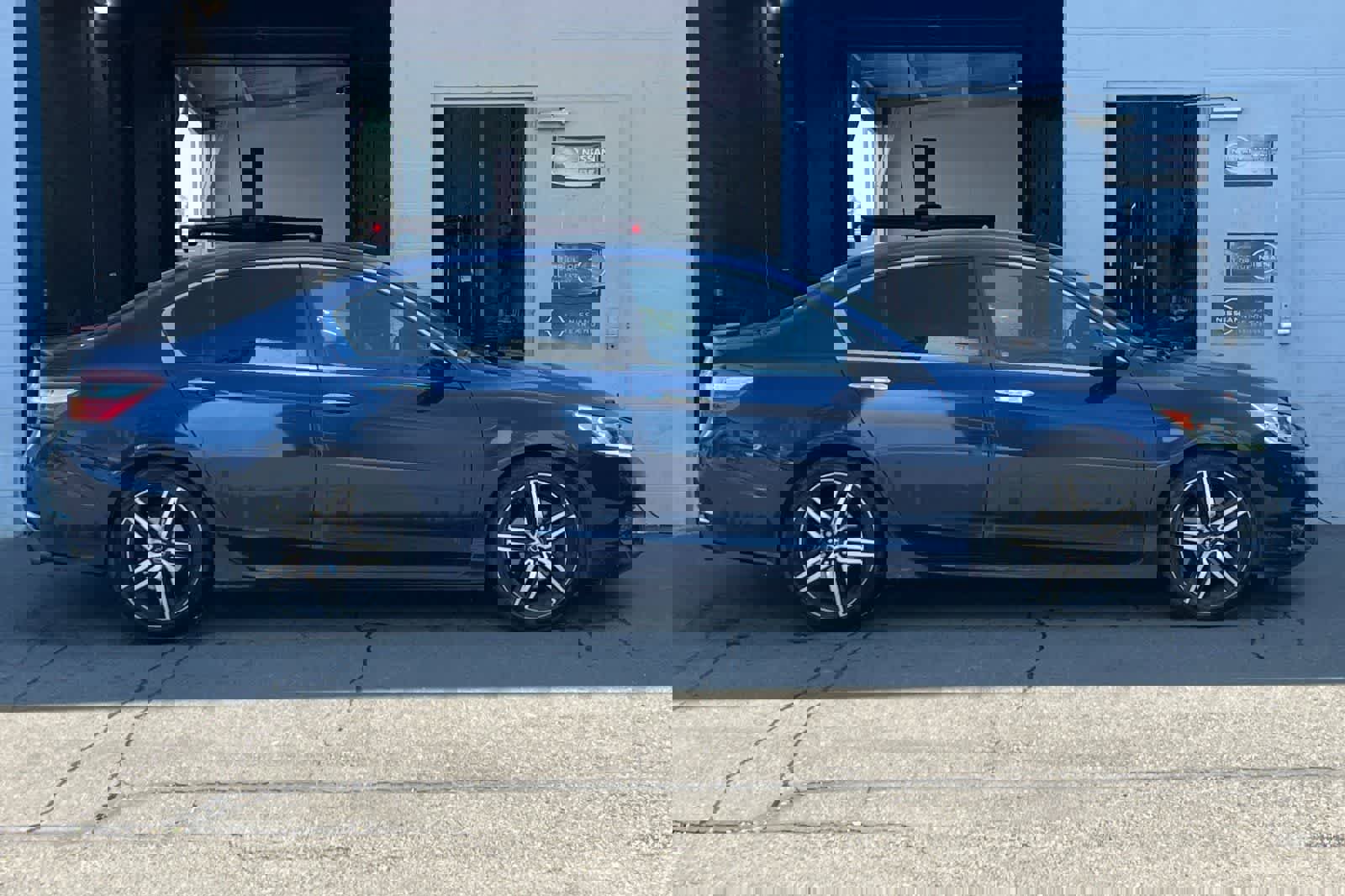 Used 2017 Honda Accord Sport image 9