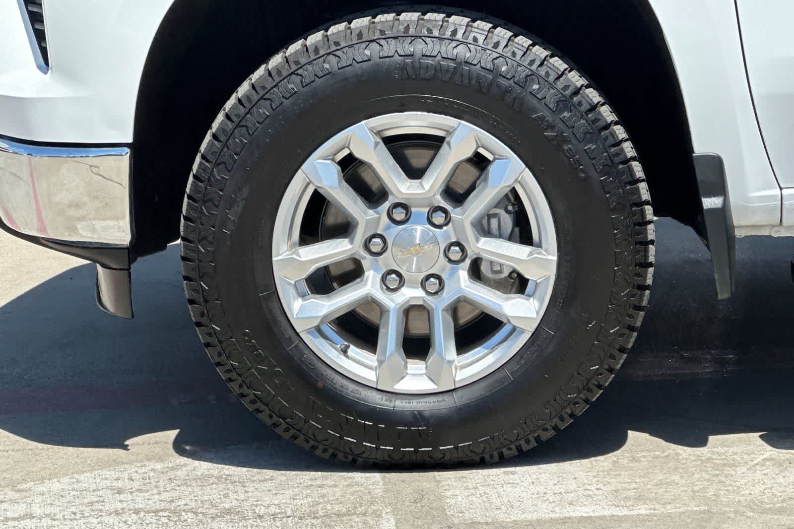 Used 2022 Chevrolet Silverado 1500 LT w/ Z71 Off-Road Package AWD/4WD image 35