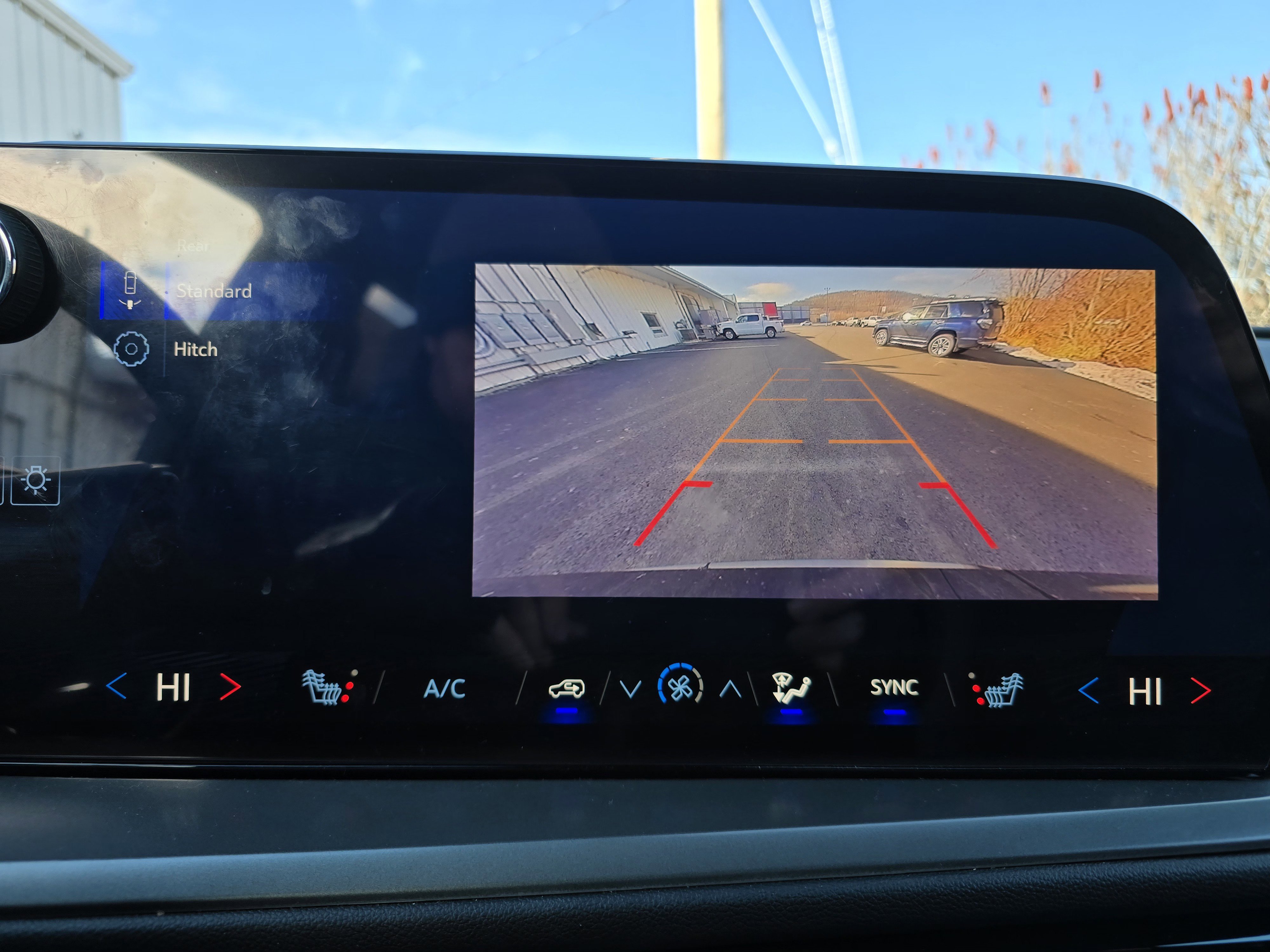 Used 2025 Chevrolet Traverse LT w/ Sun and Wheel Package image 52