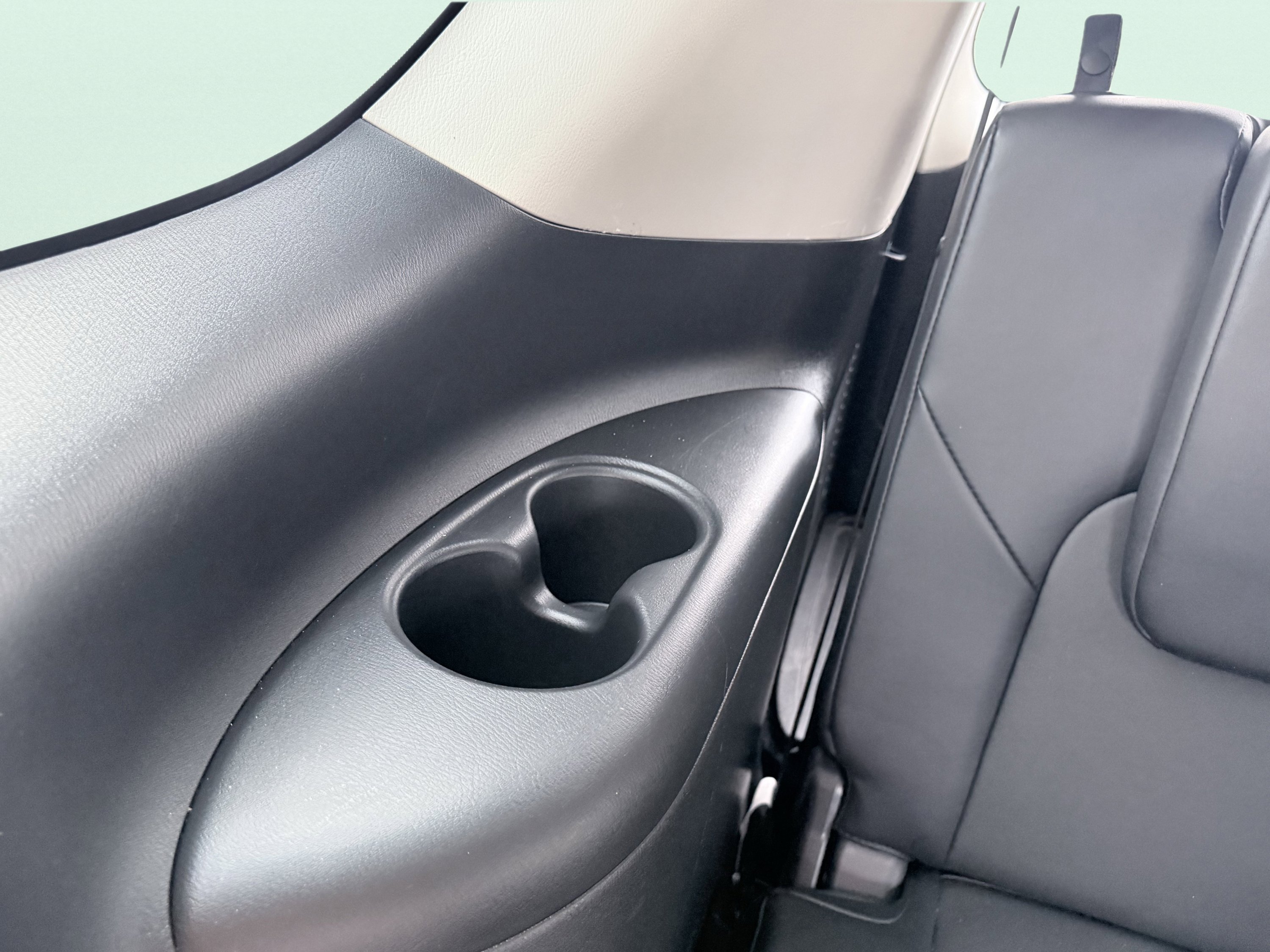 Used 2021 Nissan Armada SV w/ SV Appearance Package image 48