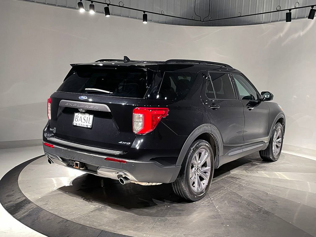 Used 2022 Ford Explorer XLT w/ Equipment Group 202A image 11