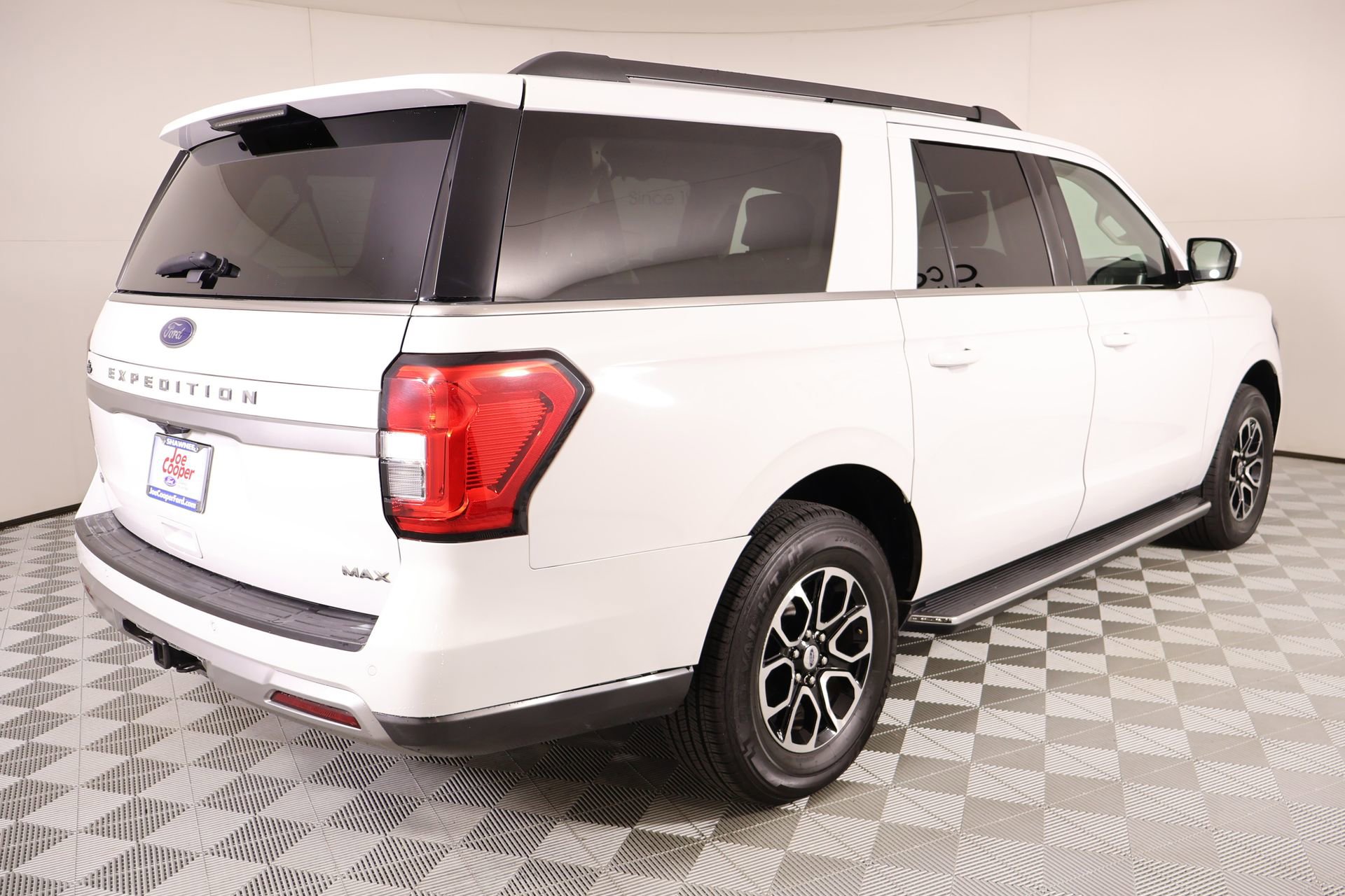 Used 2023 Ford Expedition Max XLT image 21