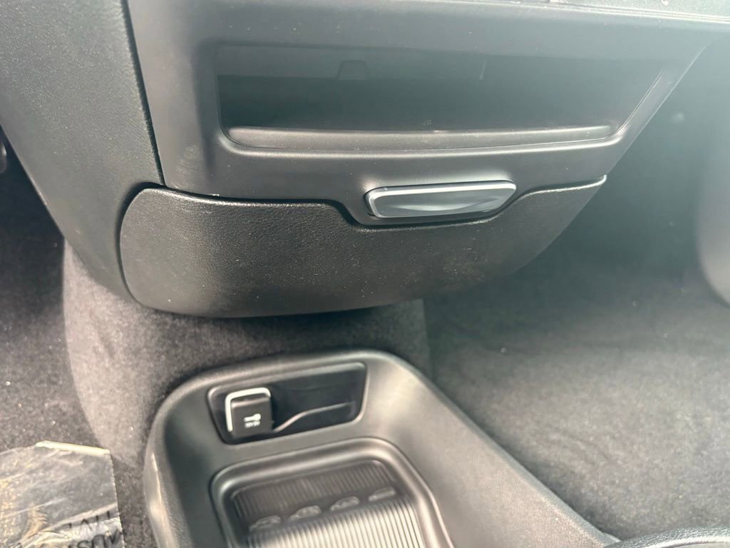 New 2026 Chrysler Voyager LX image 25