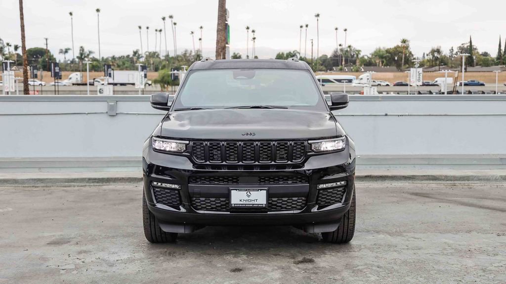 New 2025 Jeep Grand Cherokee L Limited w/ Black Appearance Package image 3
