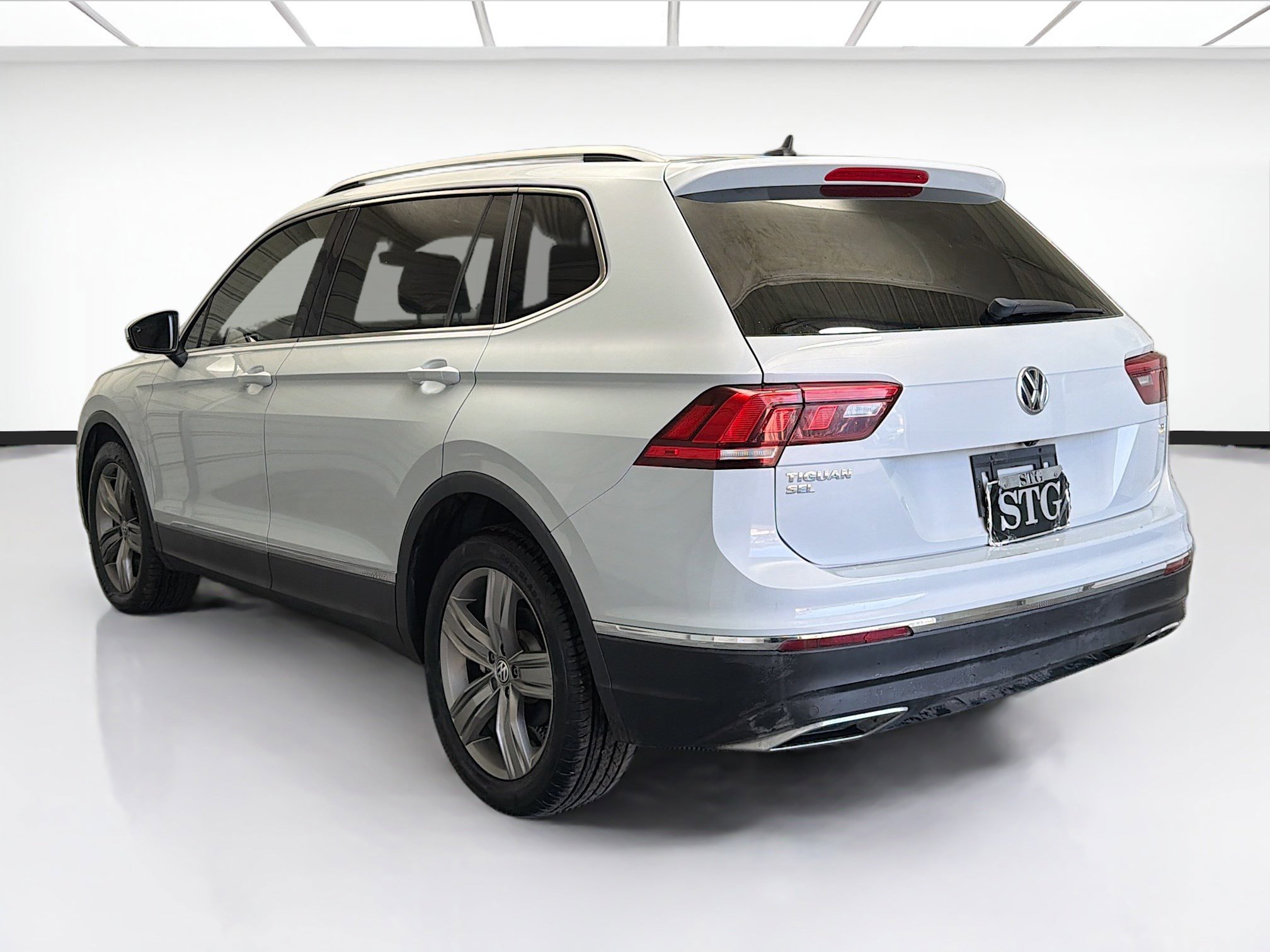 Used 2018 Volkswagen Tiguan SEL Premium FWD image 6