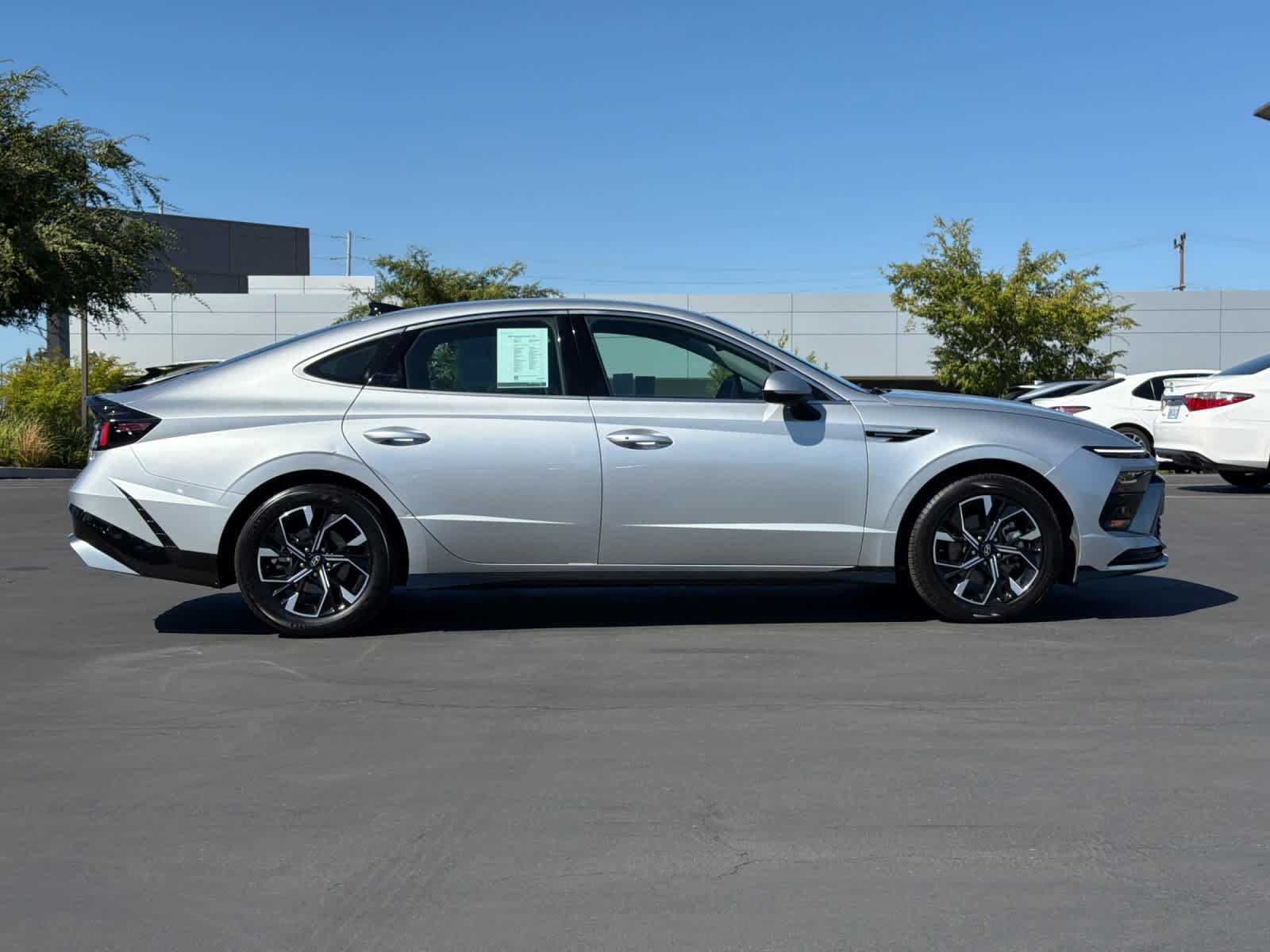 Used 2025 Hyundai Sonata SEL FWD image 6