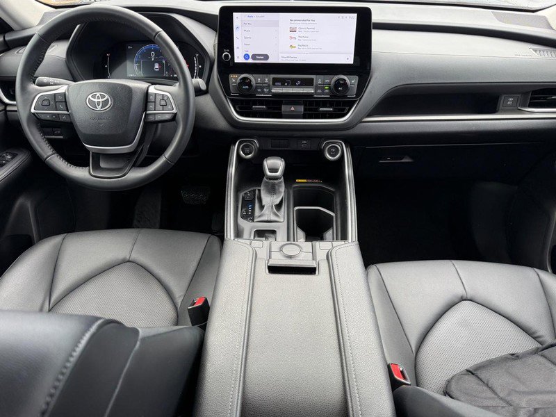 Certified 2025 Toyota Grand Highlander AWD image 13