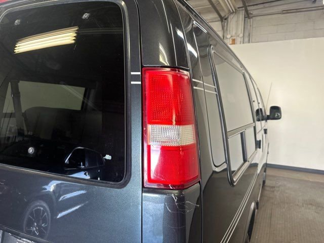 Used 2003 Chevrolet Express 1500 w/ Preferred Equipment Group 3 image 7