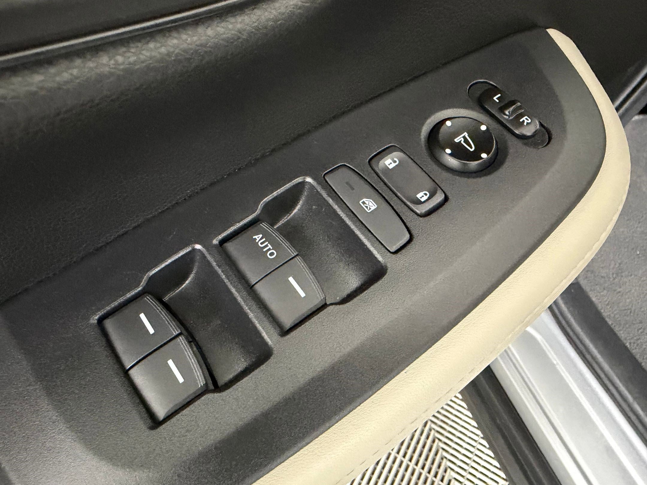 Certified 2025 Honda HR-V LX image 10