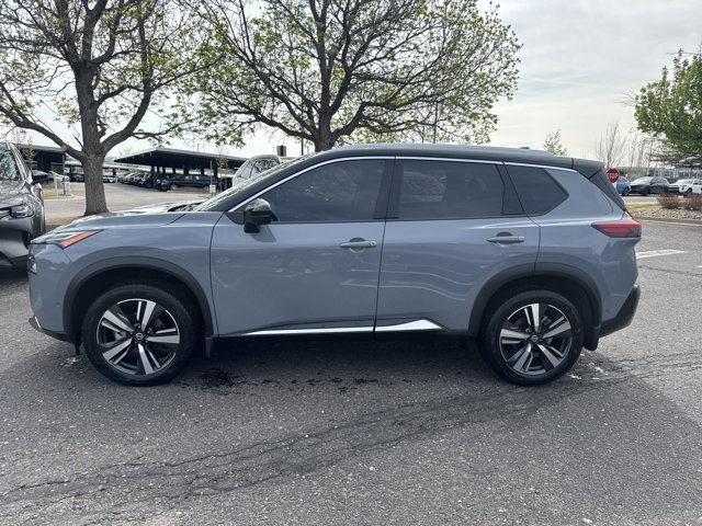 Used 2021 Nissan Rogue Platinum image 2