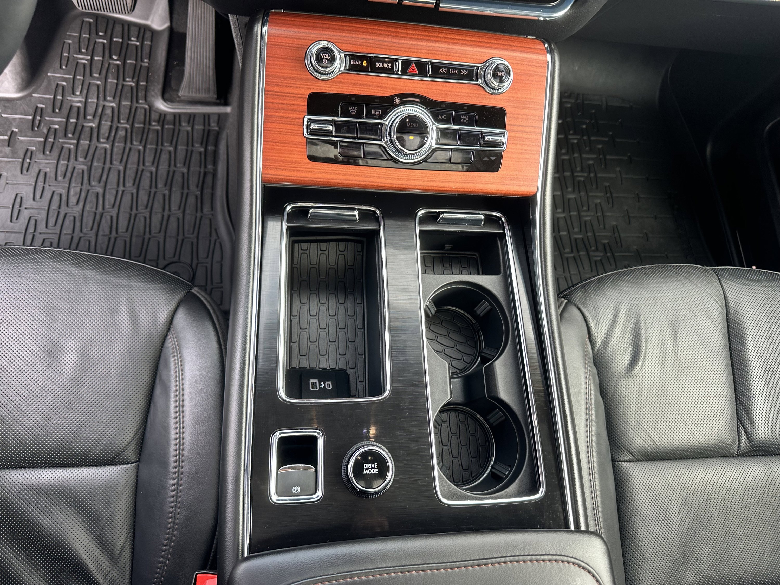 Certified 2023 Lincoln Aviator Reserve w/ Equipment Group 201A image 15