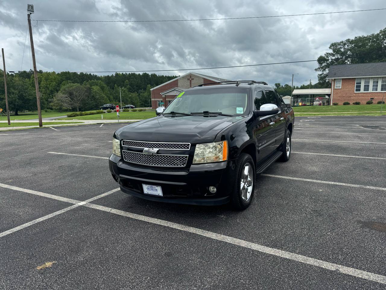 Used 2011 Chevrolet Avalanche LTZ AWD/4WD image 16
