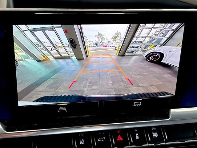 Used 2025 Chevrolet Silverado 2500 LT w/ Convenience Package image 21