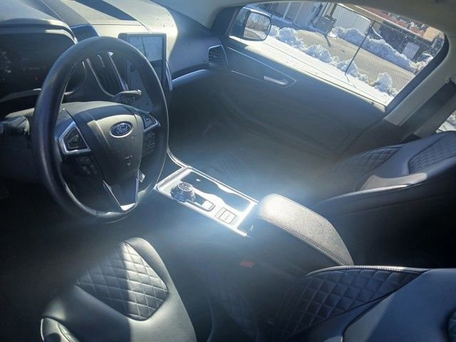 Used 2024 Ford Edge Titanium image 35